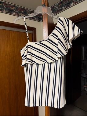 NWT Banana Republic Navy and White Ruffle top size small